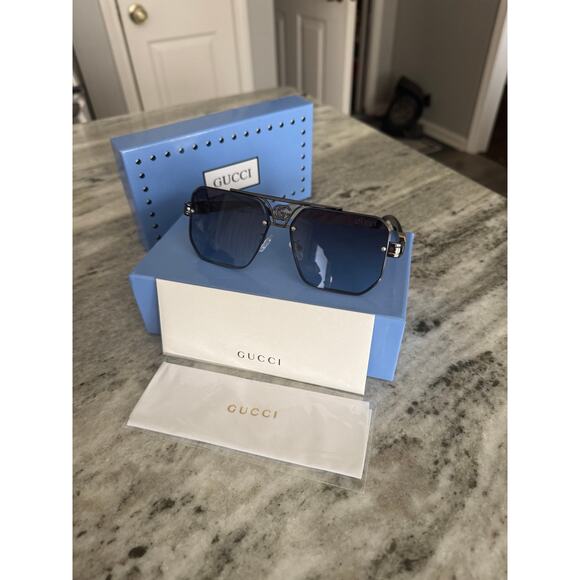 Gucci Sunglasses - Picture 9 of 9